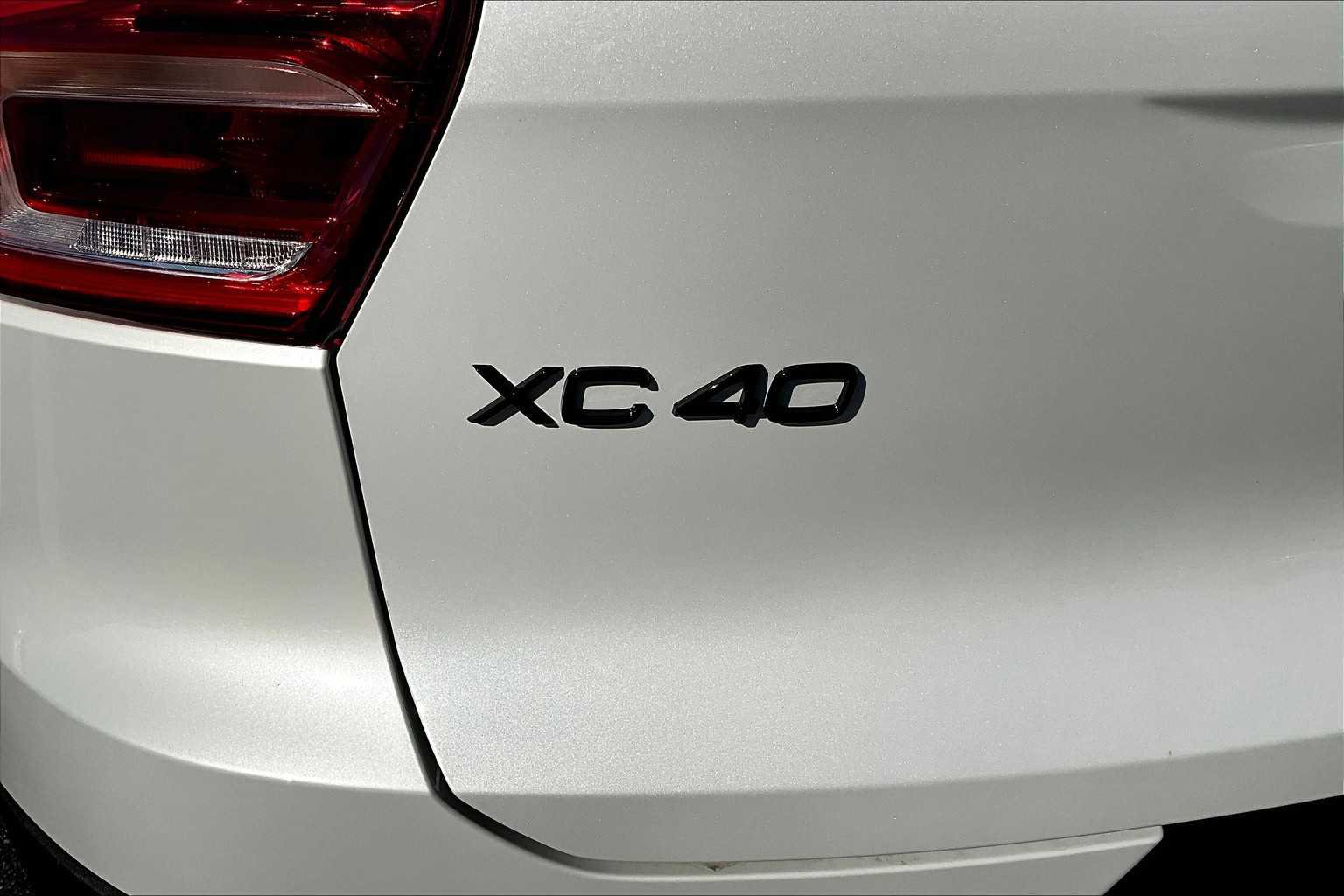 New 2026 Volvo XC40 B5 Ultra w/ Protection Package Premier image 6