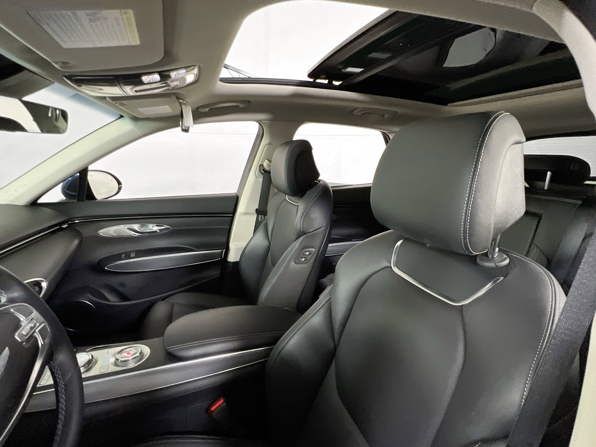 Used 2023 Genesis GV70 2.5T w/ Select Package image 22