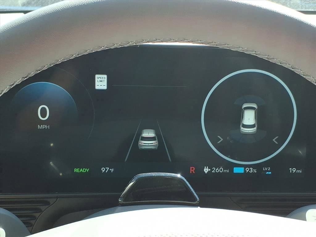 New 2025 Hyundai Ioniq 5 SE image 21