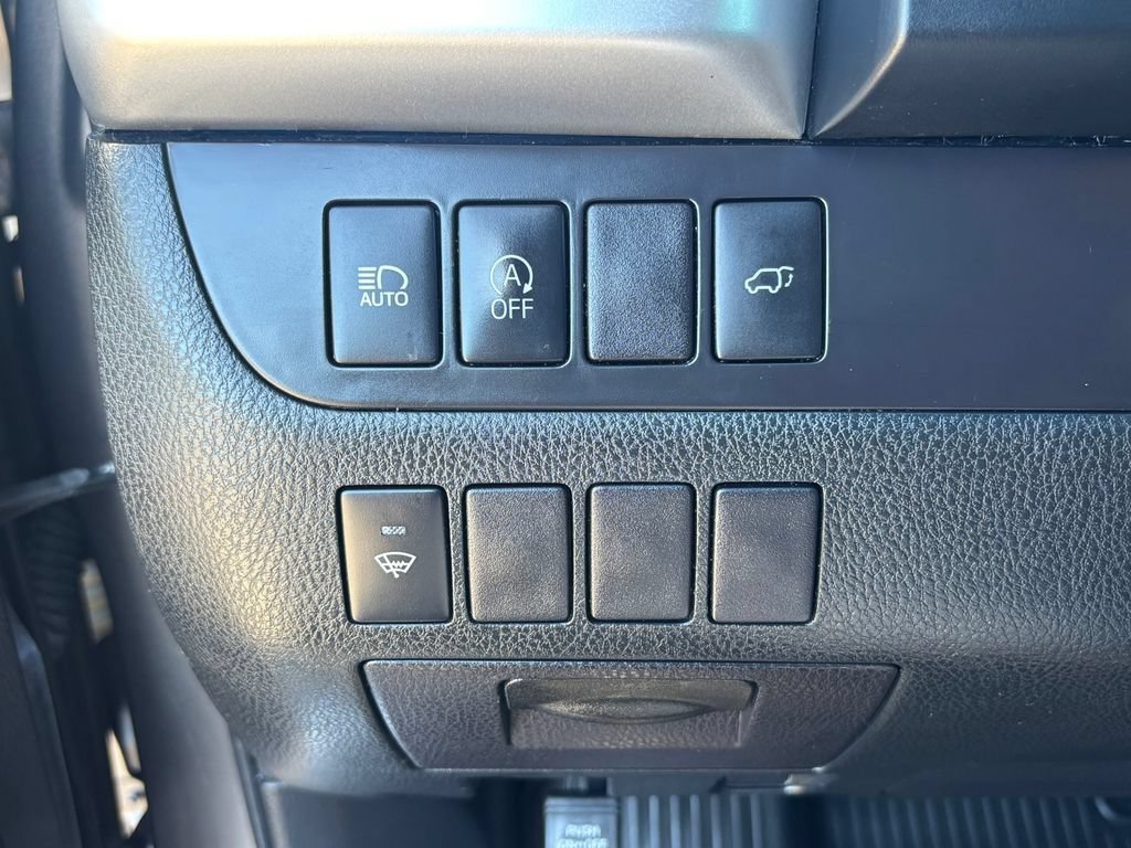 Used 2018 Toyota Highlander XLE AWD/4WD image 9