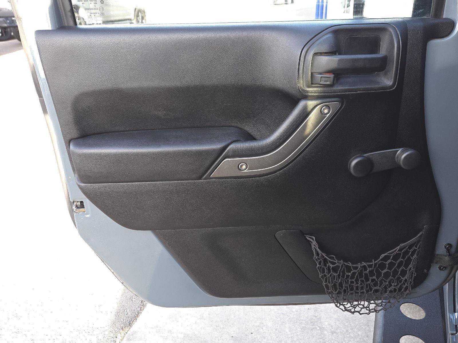 Used 2014 Jeep Wrangler Unlimited Sport w/ Connectivity Group image 13