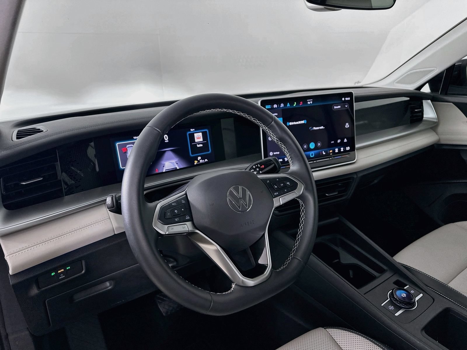 Certified 2025 Volkswagen Tiguan SE AWD/4WD image 30