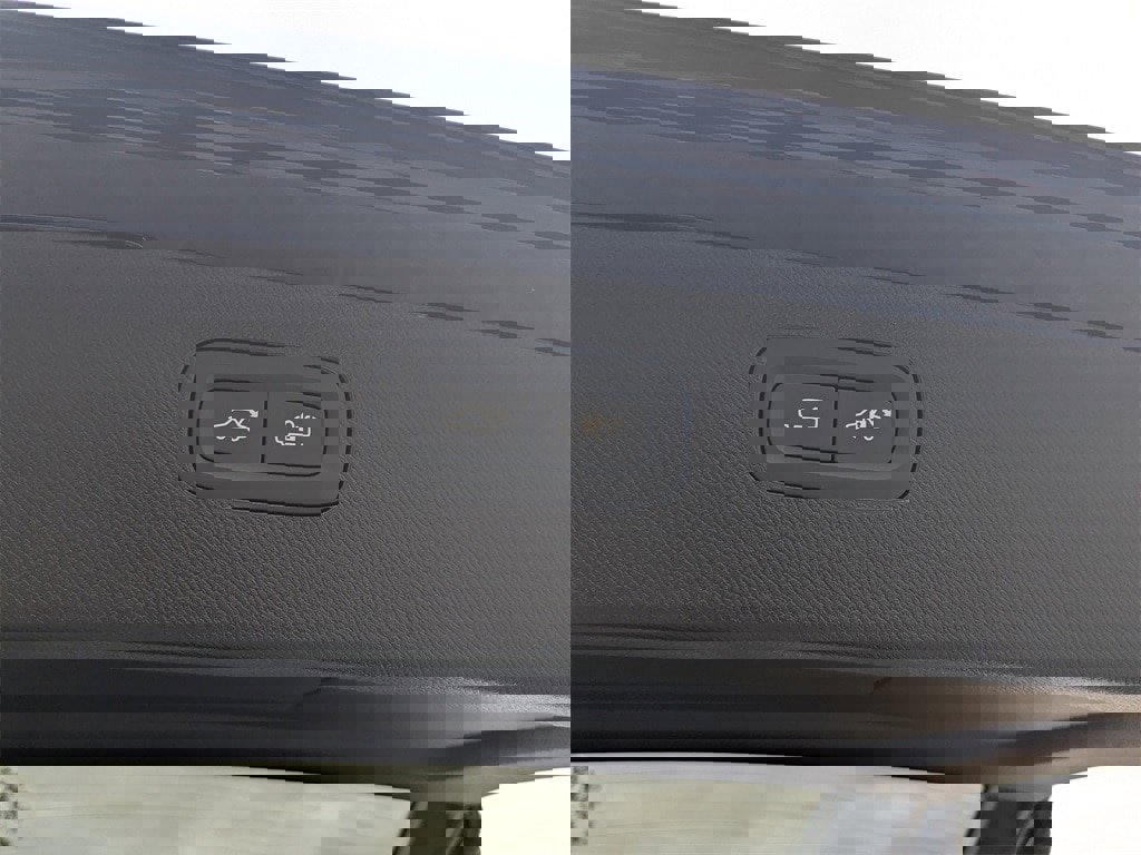 New 2026 Volvo XC90 T8 Ultra w/ Protection Package Premier image 15