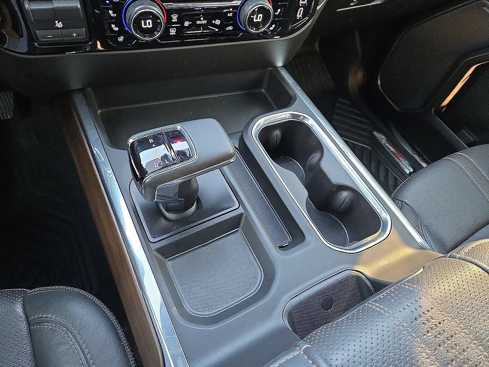 Used 2024 Chevrolet Silverado 1500 High Country w/ Technology Package AWD/4WD image 31