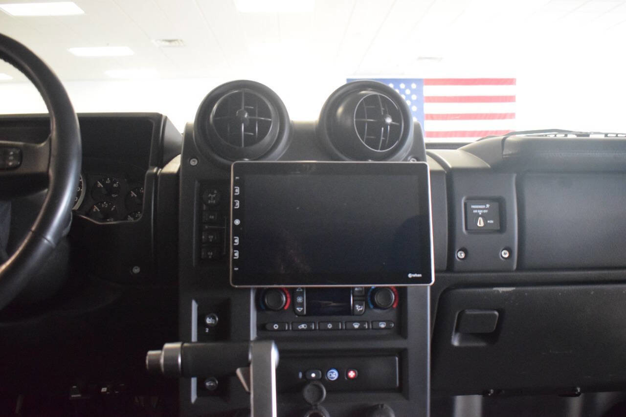 Used 2005 HUMMER H2 w/ Preferred Equipment Group image 50