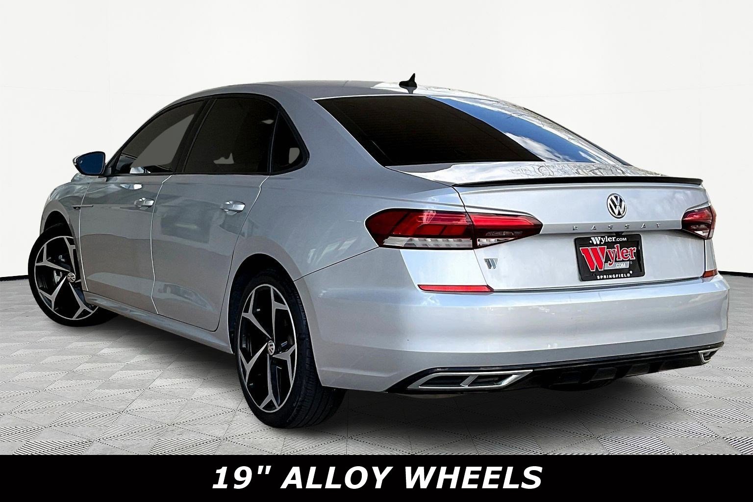 Used 2021 Volkswagen Passat 2.0T R-Line image 4