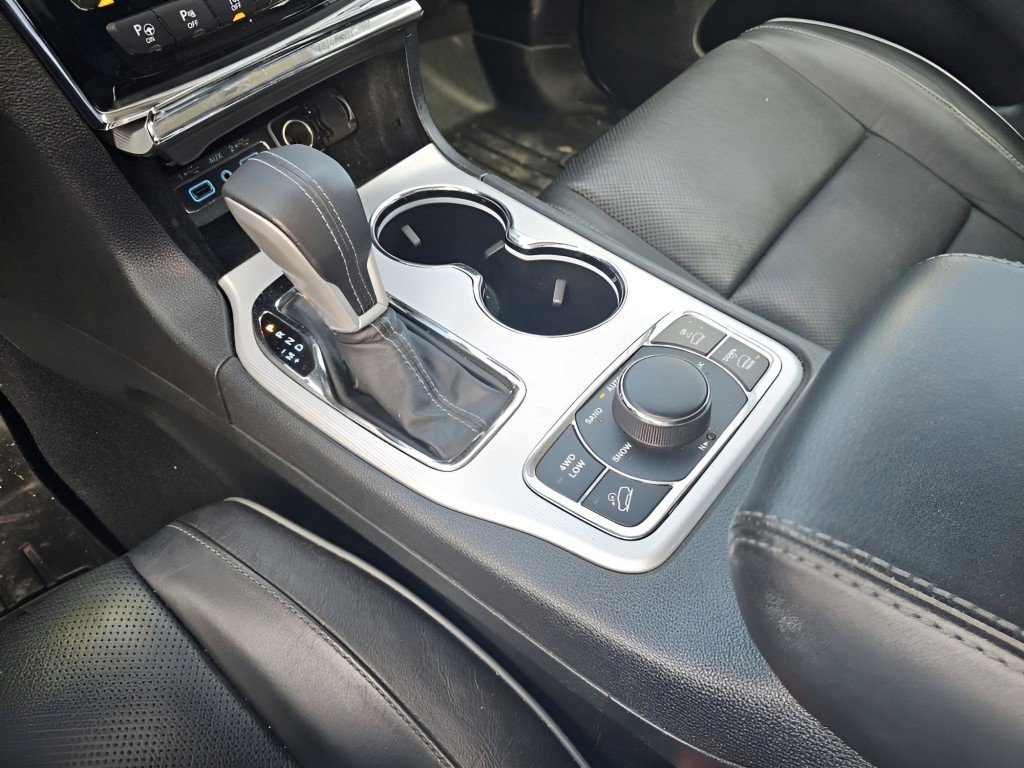 Used 2019 Jeep Grand Cherokee Summit w/ Platinum Series Group AWD/4WD image 35