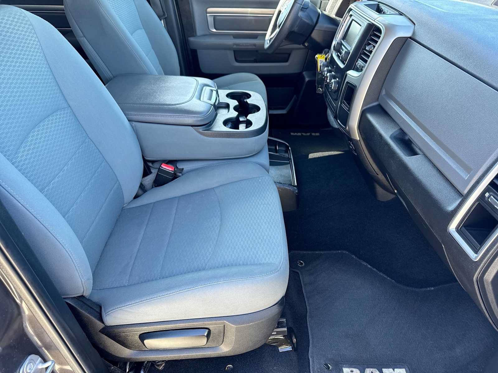 Used 2019 RAM 1500 Classic SLT AWD/4WD image 21