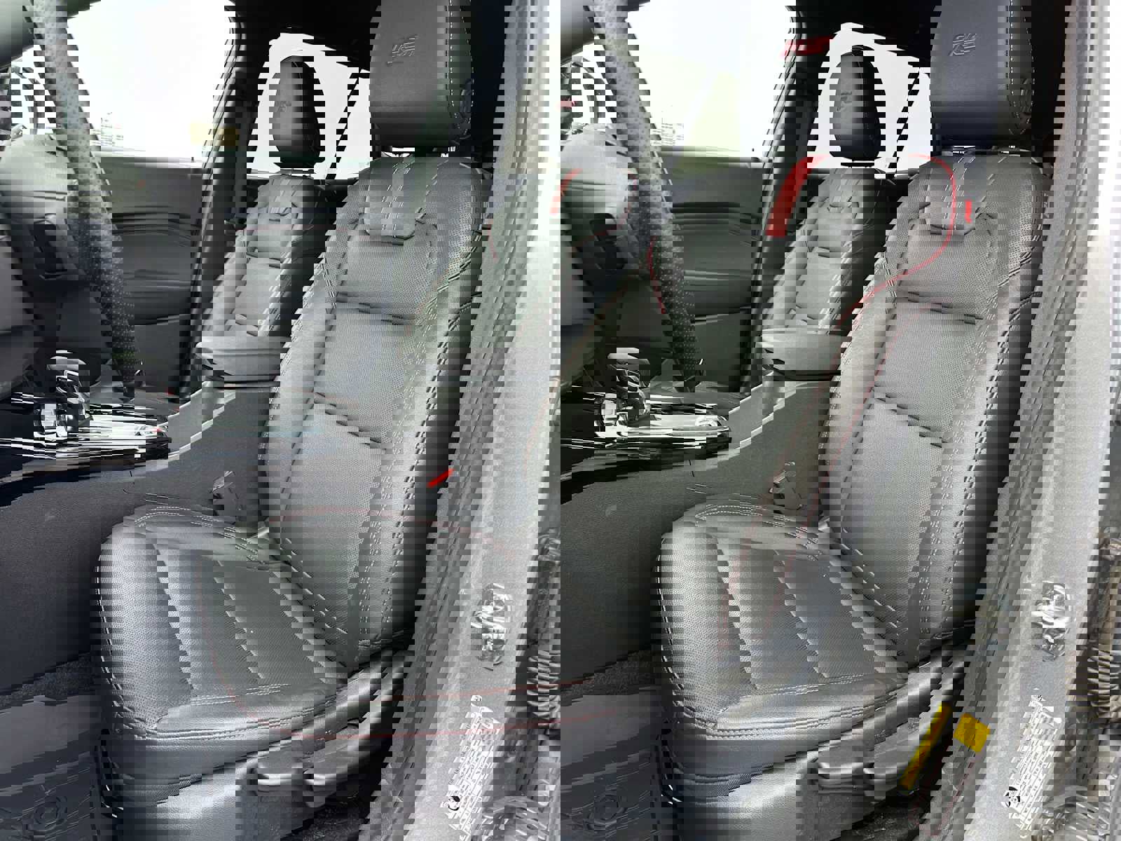 Certified 2024 Chevrolet Trax RS w/ Driver Confidence Package image 21