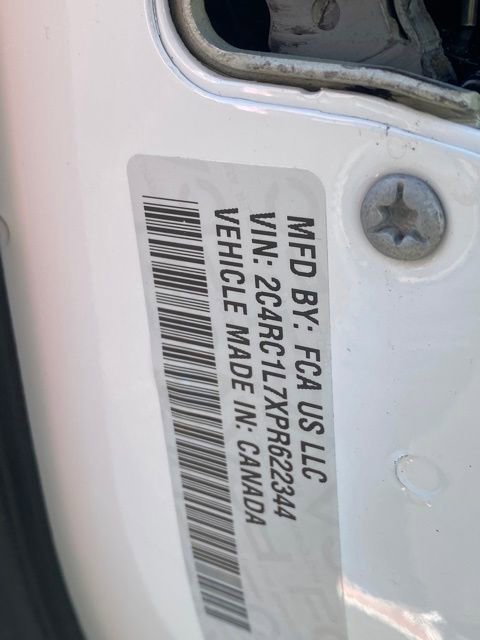 Used 2023 Chrysler Pacifica Touring-L FWD image 14