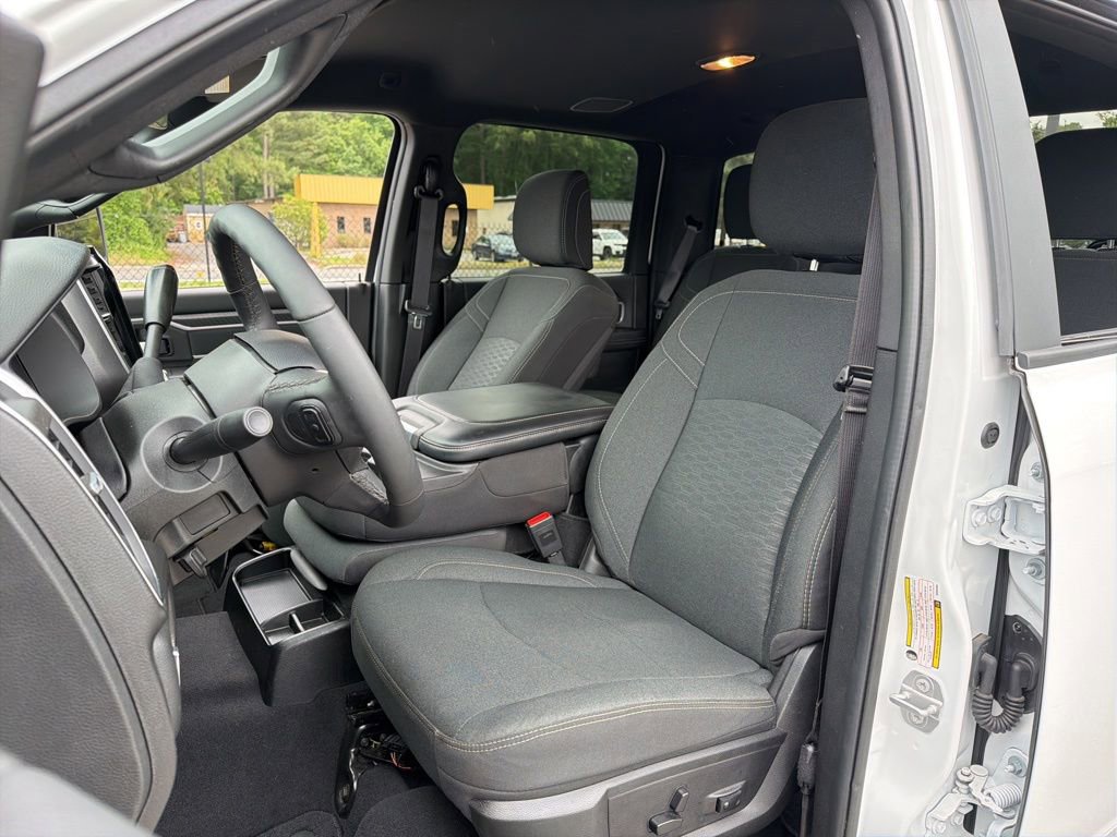Used 2025 RAM 2500 Big Horn AWD/4WD image 19