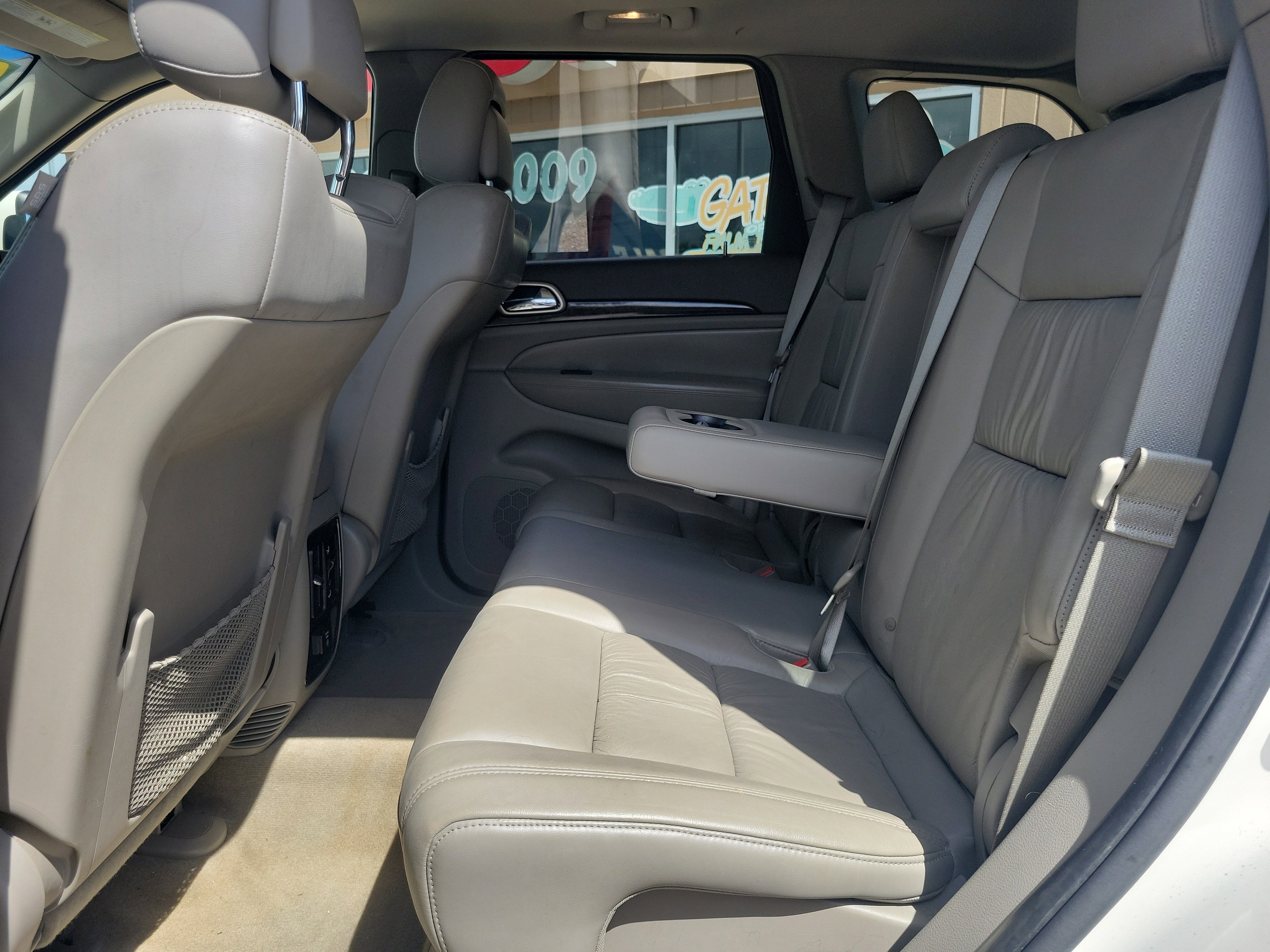 Used 2011 Jeep Grand Cherokee Laredo image 8