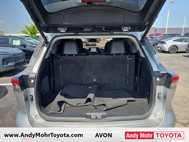 Used 2022 Toyota Highlander XLE FWD image 12