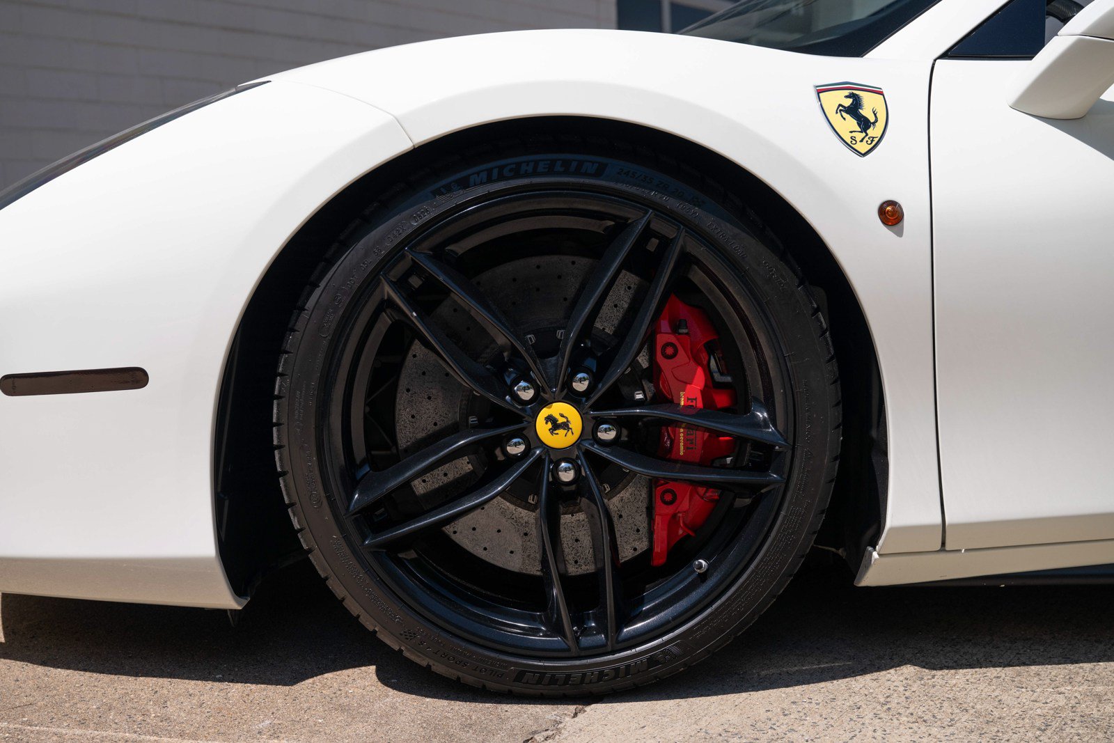 Used 2018 Ferrari 488 Spider RWD image 15