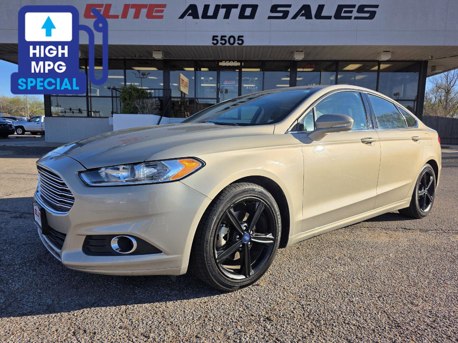 Used 2016 Ford Fusion SE w/ Equipment Group 201A FWD image 1