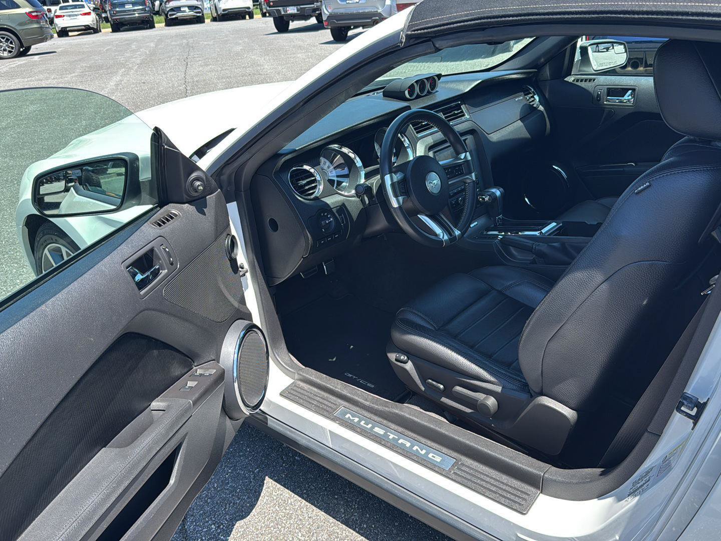 Used 2011 Ford Mustang GT Premium w/ Electronics Pkg RWD image 20