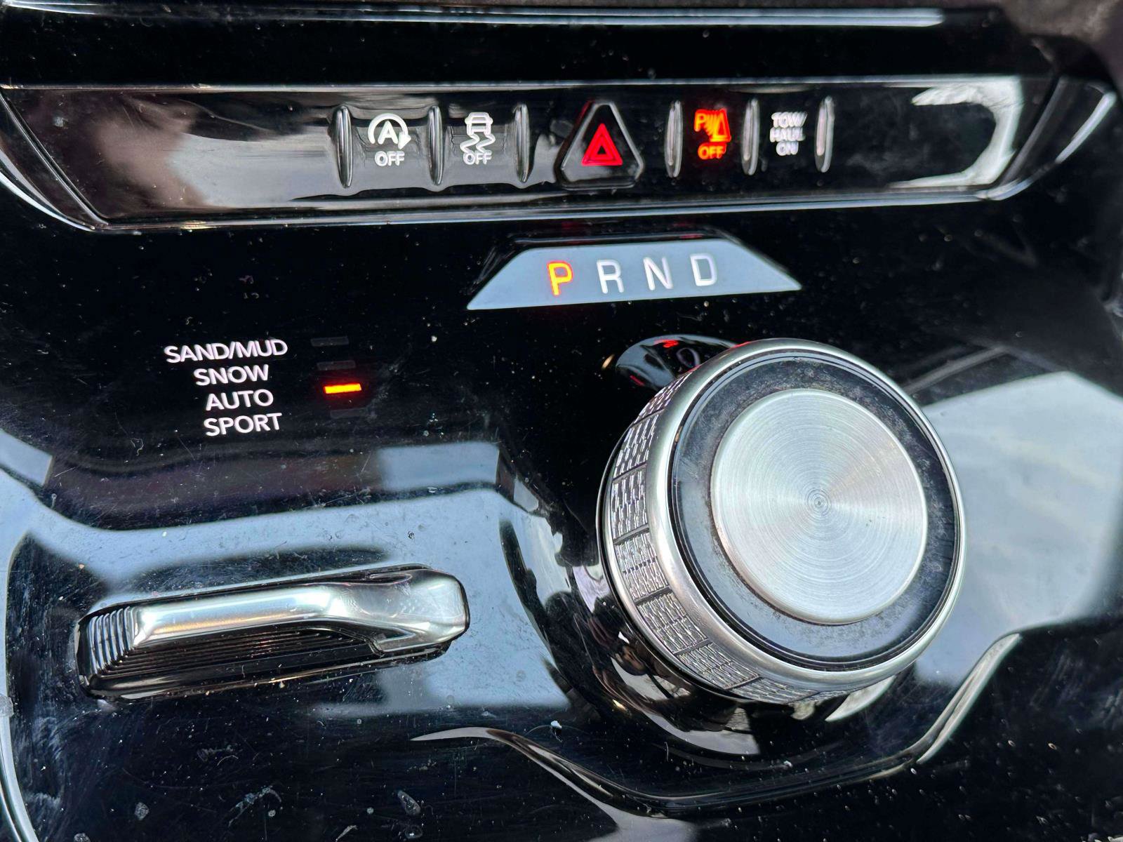 Used 2024 Jeep Wagoneer 4WD w/ Premium Group I image 27