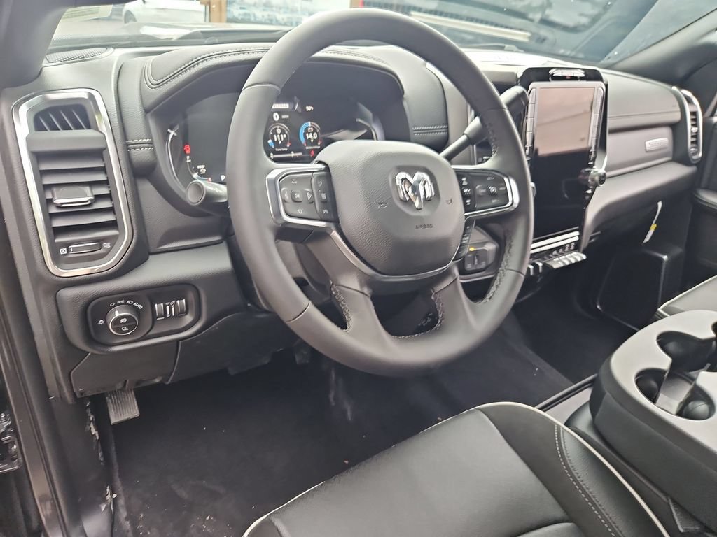 New 2026 RAM 2500 Laramie AWD/4WD image 13
