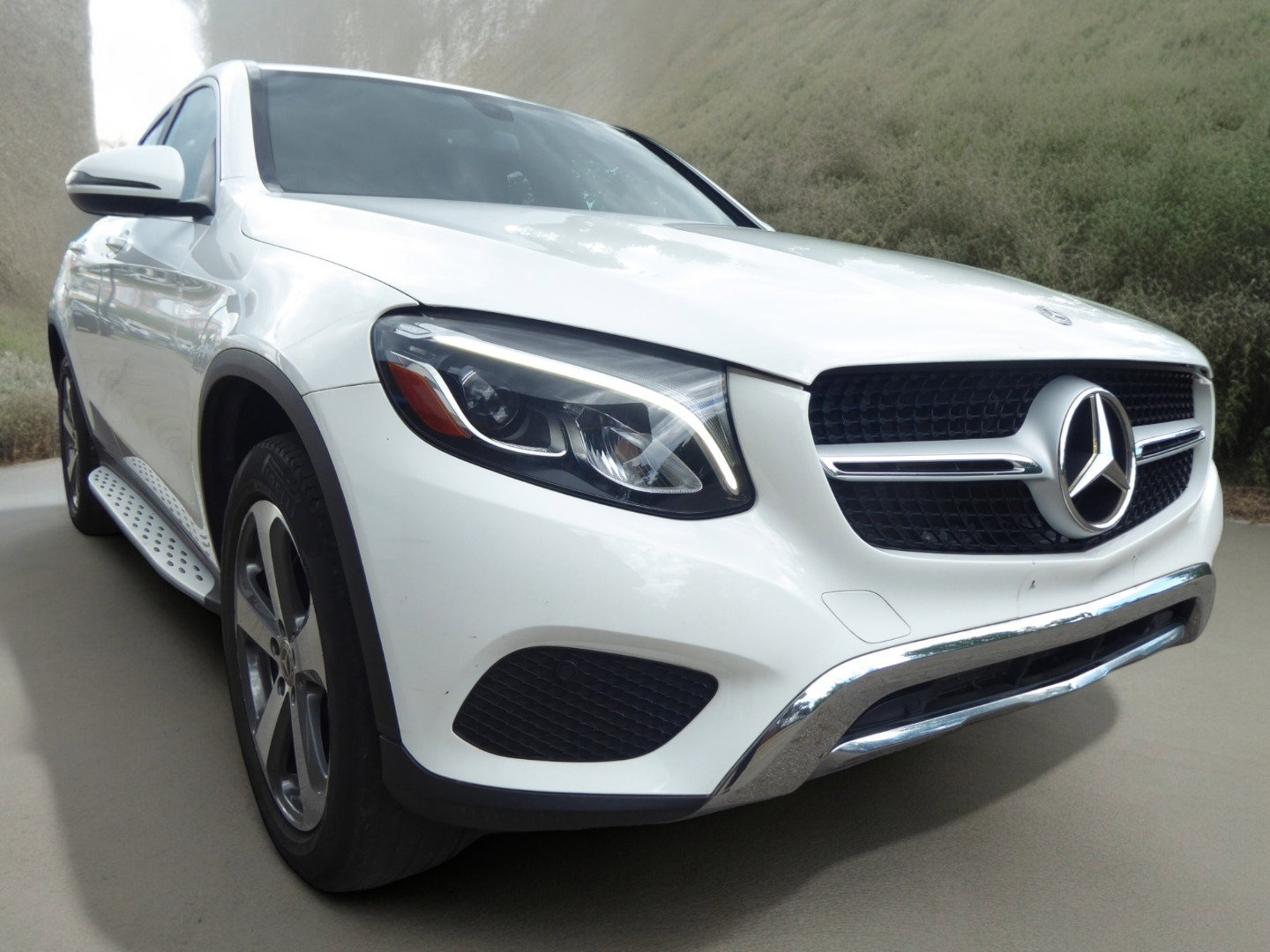 Used 2018 Mercedes-Benz GLC 300 4MATIC Coupe image 3