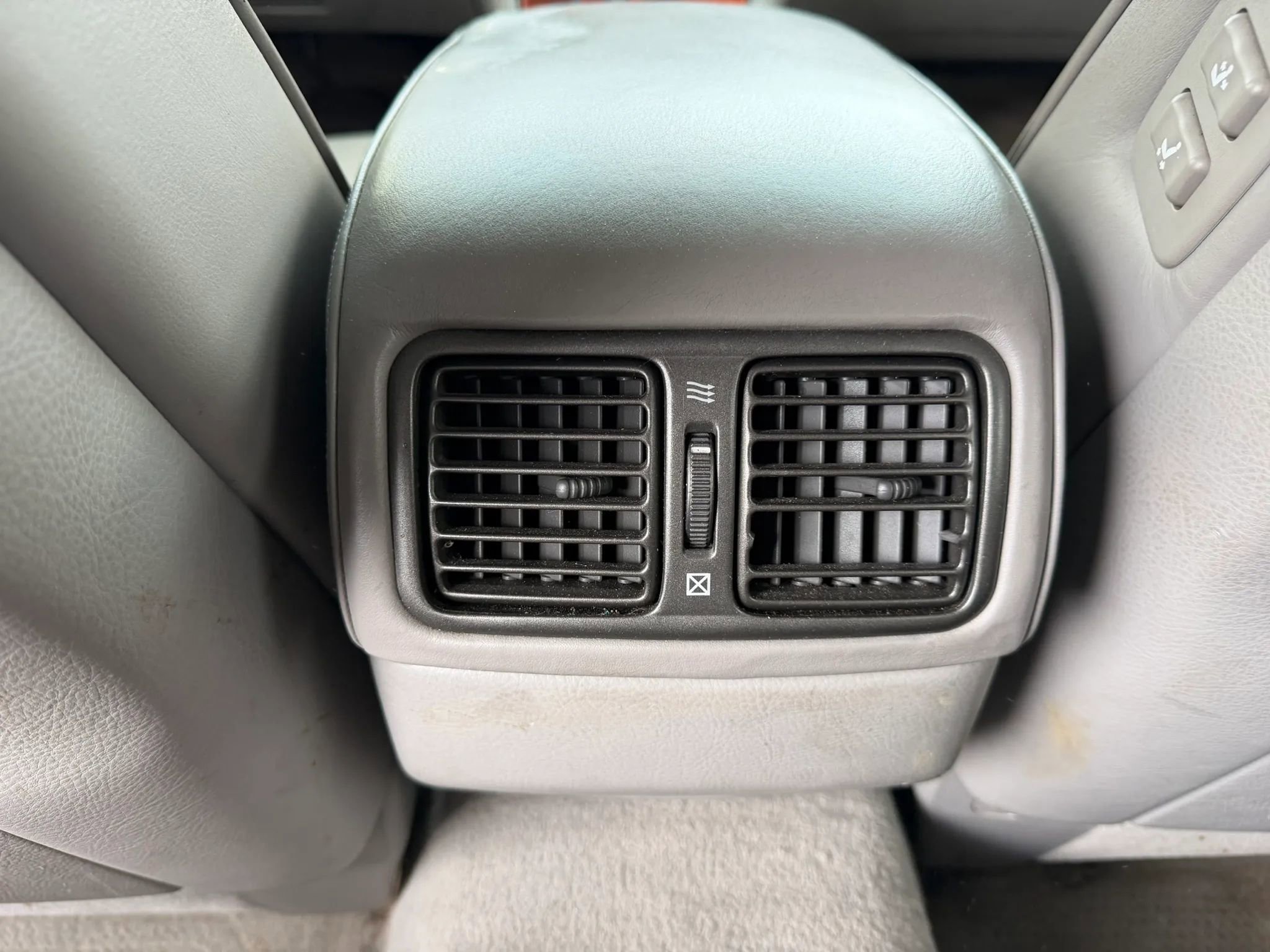 Used 2002 Lexus LS 430 RWD image 14