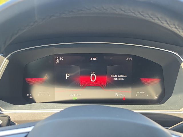 Used 2023 Volkswagen Tiguan SE R-Line image 10