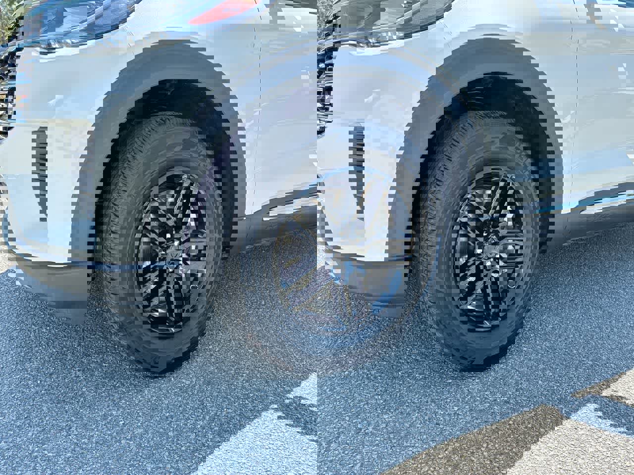 Used 2025 Ford Explorer Active image 32