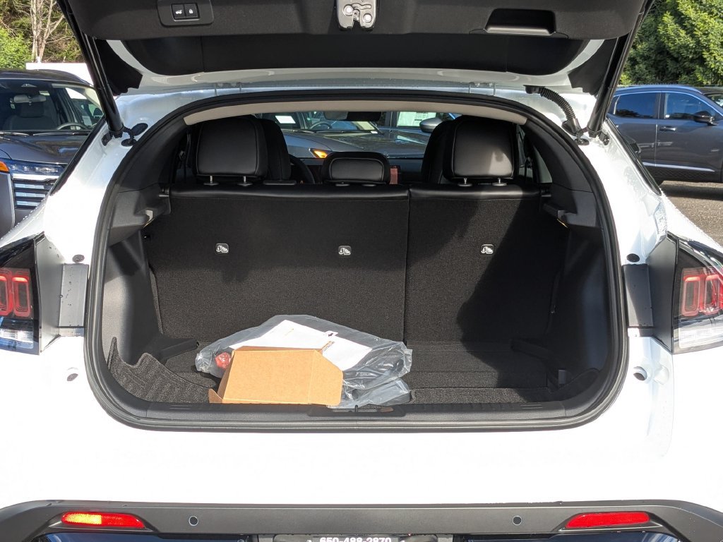 New 2026 Nissan Leaf Platinum+ w/ Cargo Package (Platinum+) FWD image 28