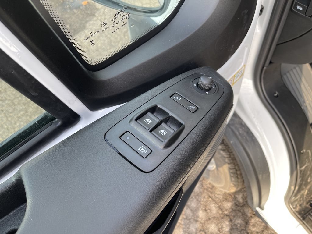 New 2025 RAM ProMaster 2500 w/ Premium Convenience Group FWD image 11