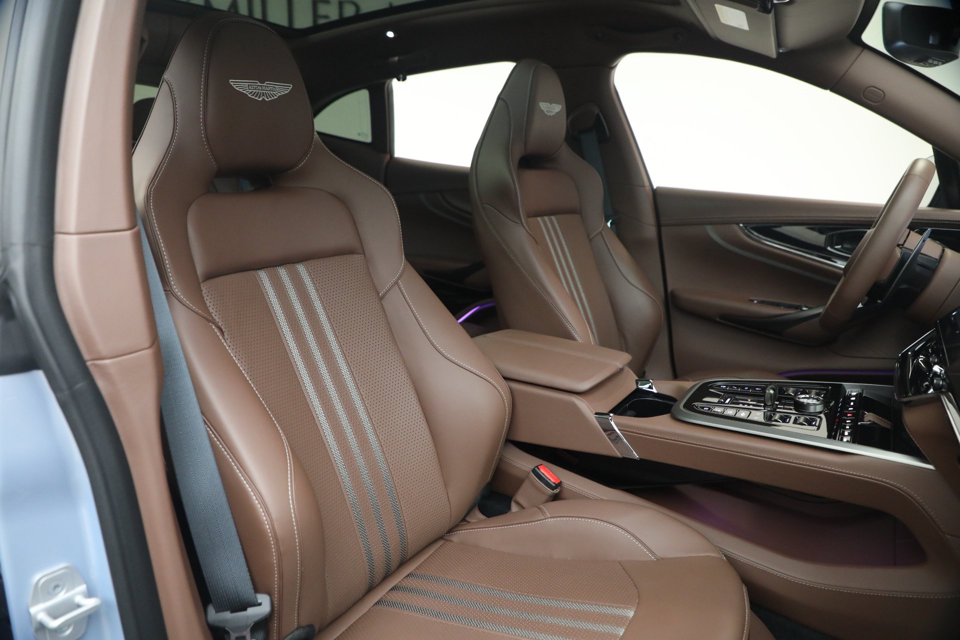 Used 2026 Aston Martin DBX 707 AWD/4WD image 28