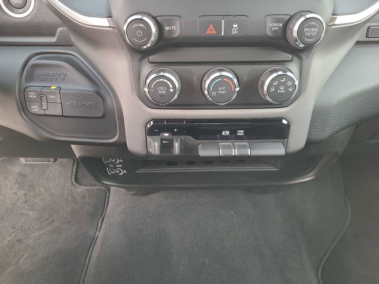 Used 2024 RAM 2500 Big Horn image 25