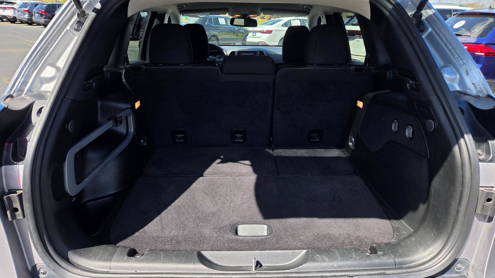 Used 2017 Jeep Cherokee Latitude w/ Safety/Convenience Group image 47