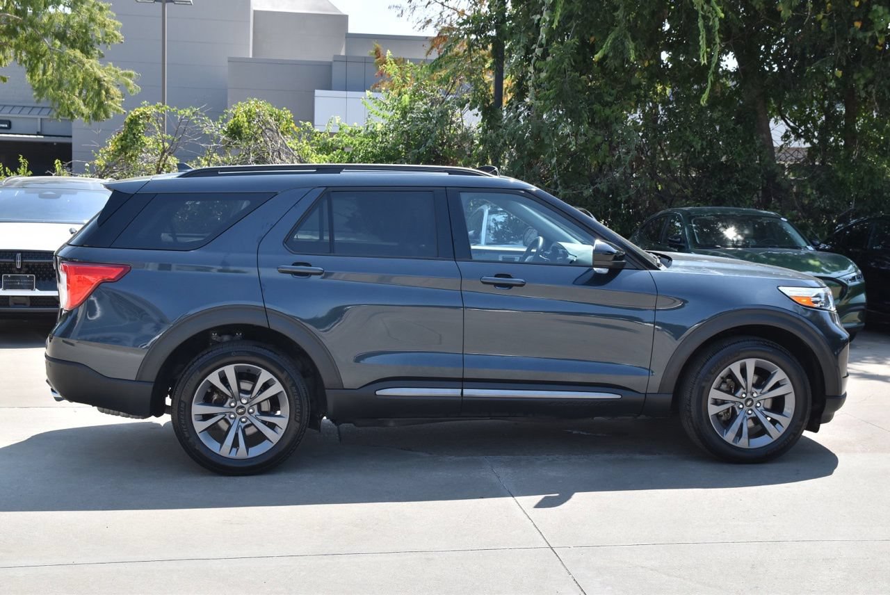 Used 2024 Ford Explorer XLT w/ Equipment Group 202A AWD/4WD image 6