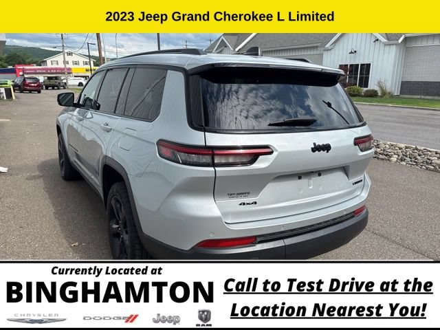 Used 2023 Jeep Grand Cherokee L Limited w/ Black Appearance Package AWD/4WD image 4