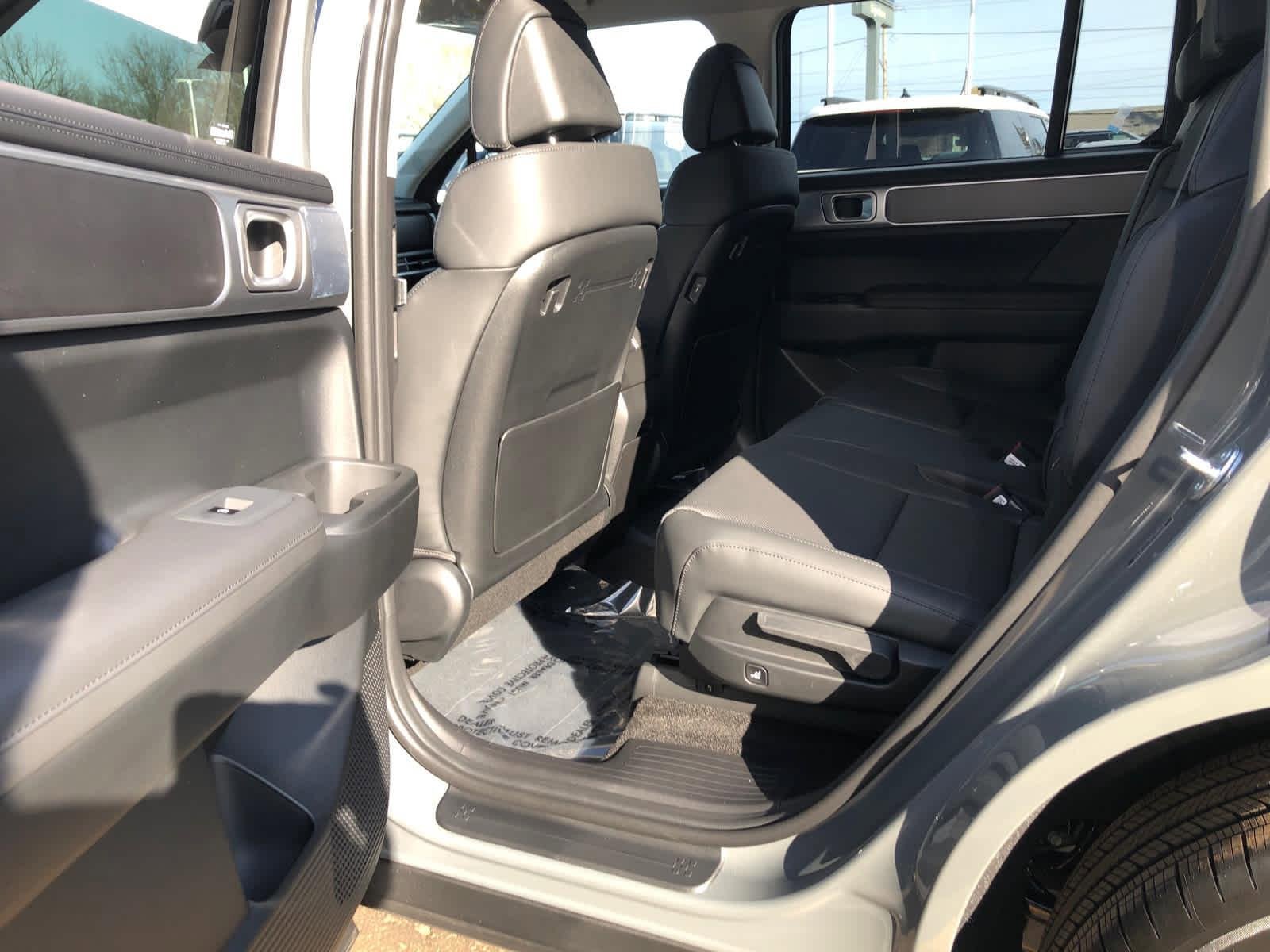 New 2026 Hyundai Santa Fe SEL w/ Tow & Go Package AWD/4WD image 24