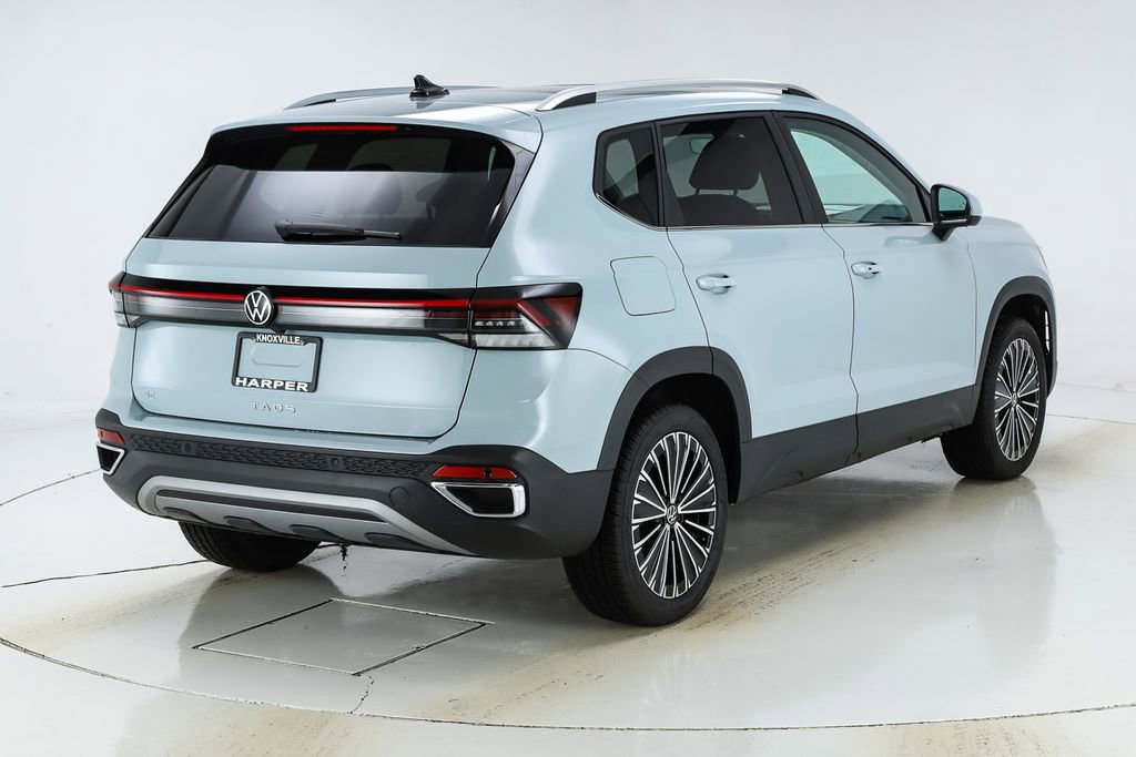 New 2026 Volkswagen Taos SE FWD image 9
