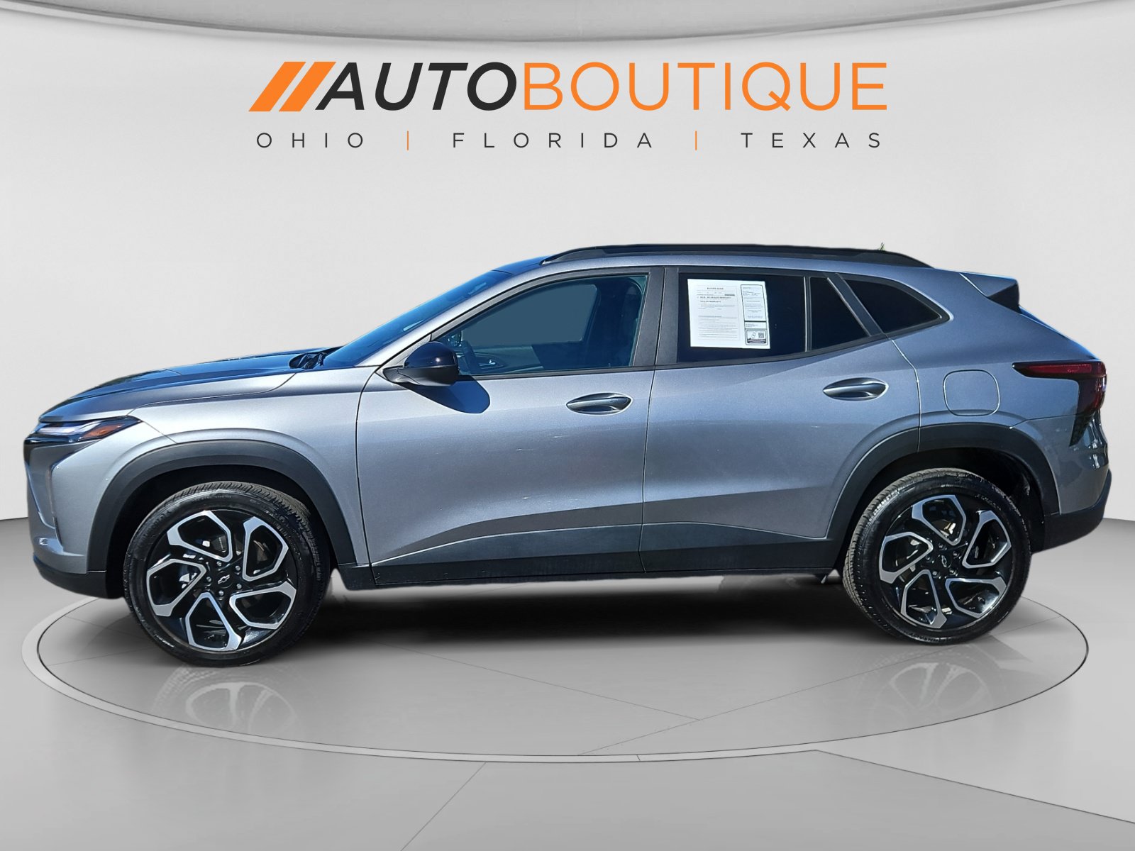 Used 2025 Chevrolet Trax RS w/ Sunroof Package FWD image 2