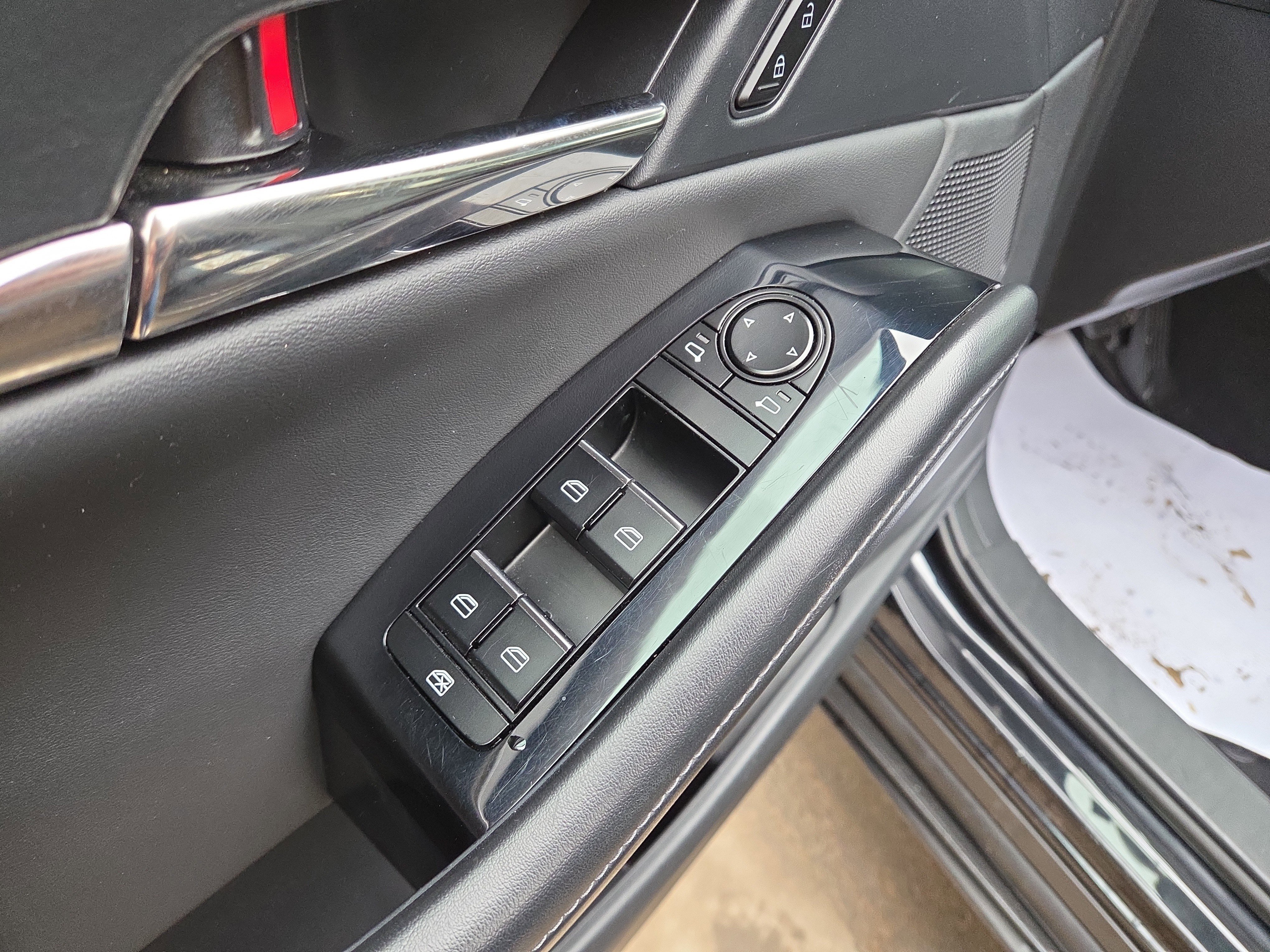 Certified 2025 MAZDA CX-30 AWD 2.5 S w/ Preferred Package image 16