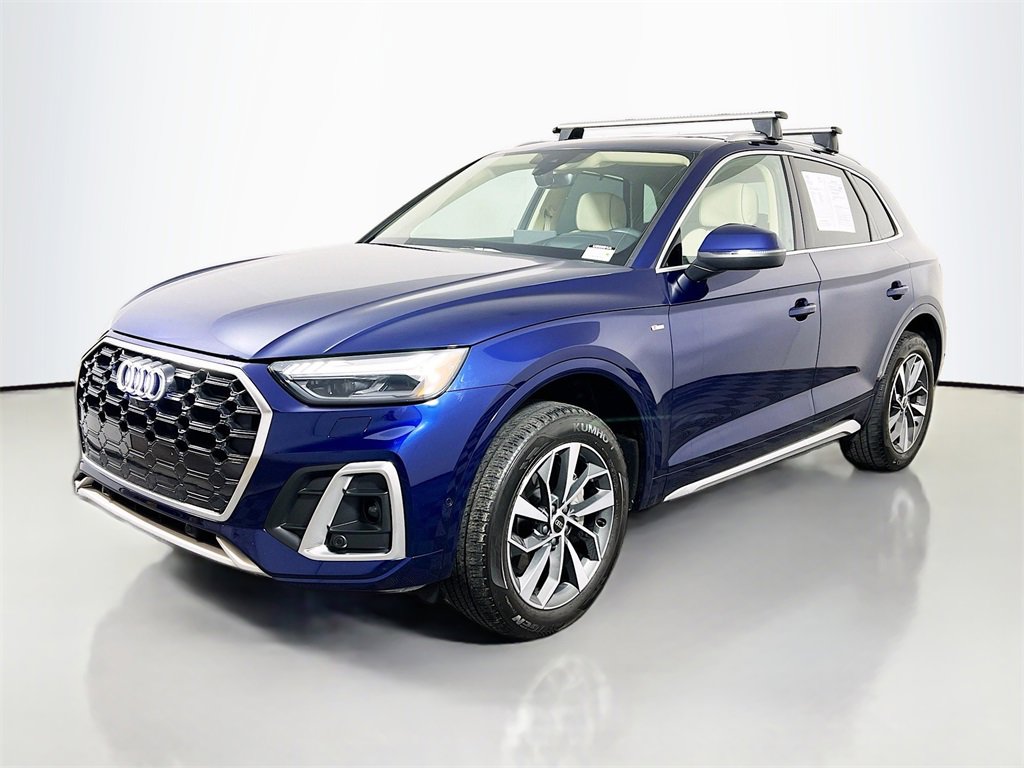 Used 2023 Audi Q5 2.0T Prestige w/ Prestige Package image 3
