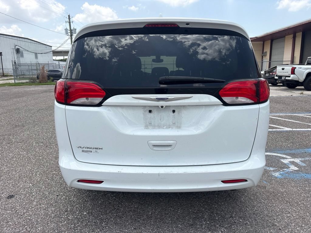 Used 2020 Chrysler Voyager Lxi FWD image 5