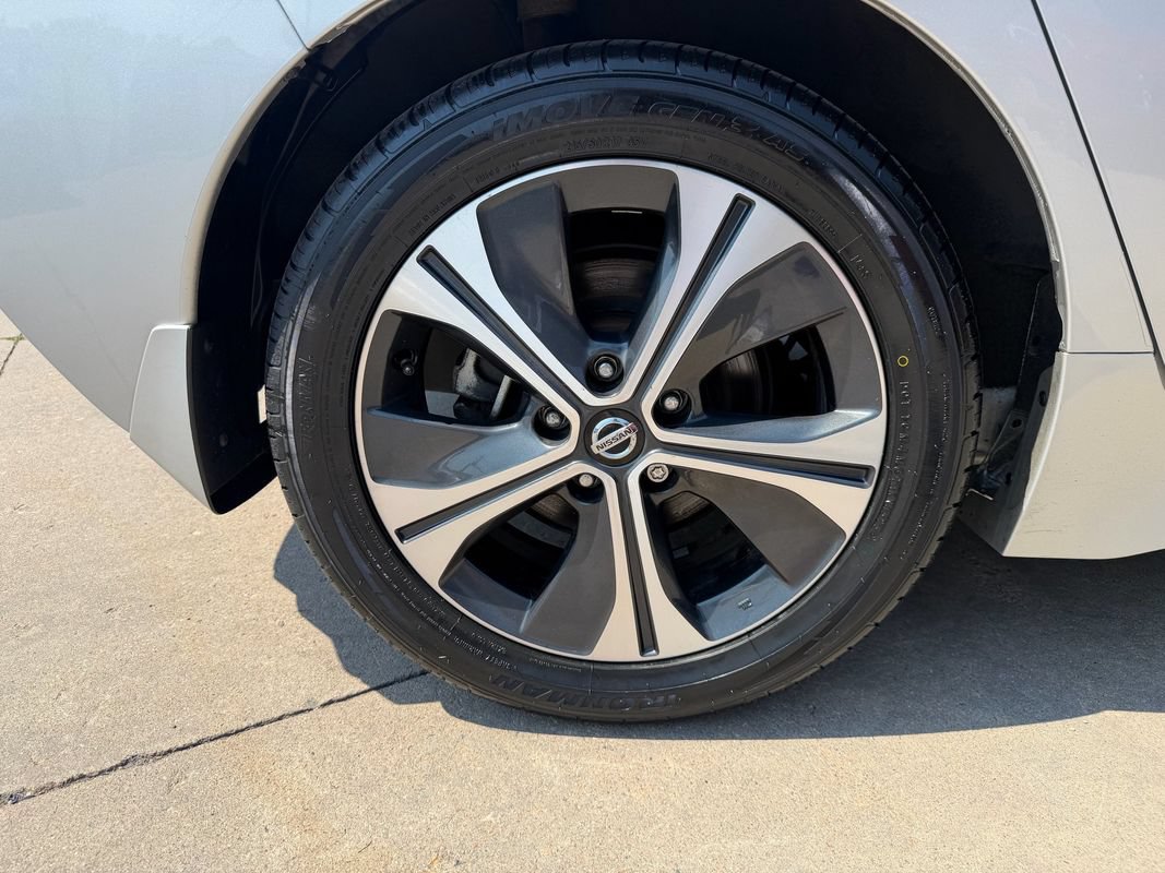 Used 2022 Nissan Leaf SV FWD image 44
