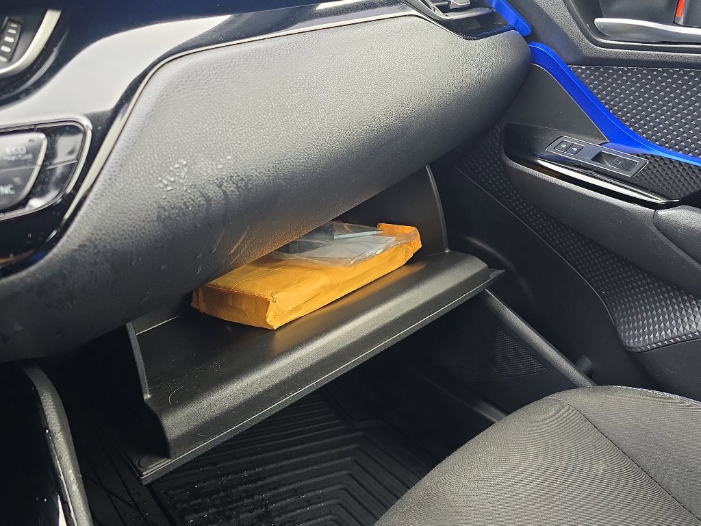 Used 2020 Toyota C-HR XLE image 27