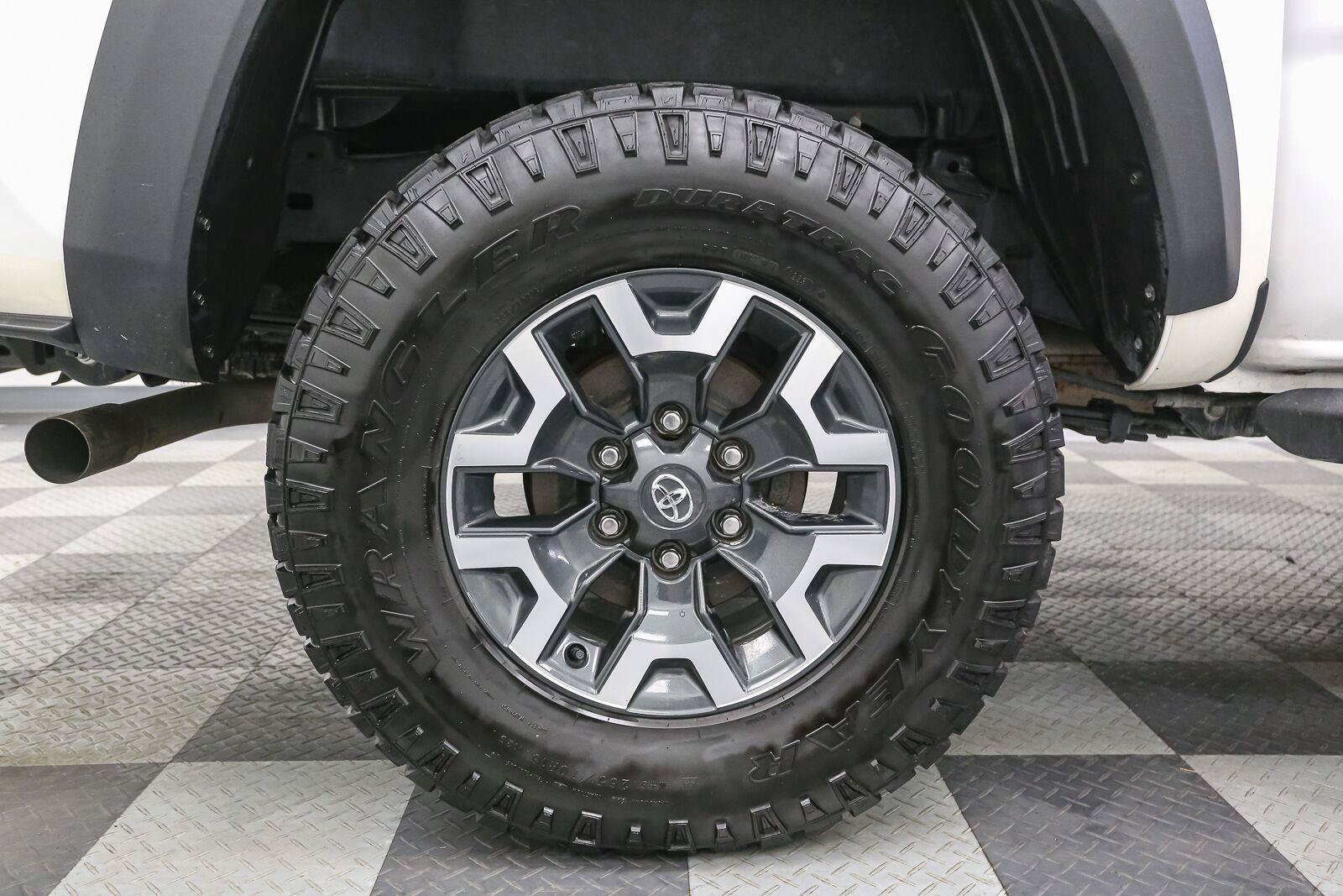 Used 2023 Toyota Tacoma TRD Off-Road AWD/4WD image 16