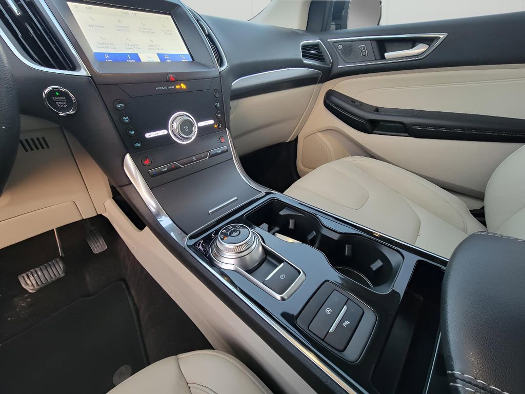 Used 2020 Ford Edge Titanium image 25