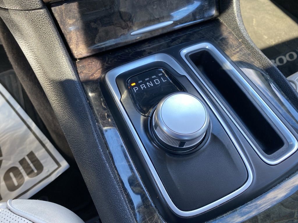 Used 2017 Chrysler 300 C image 20