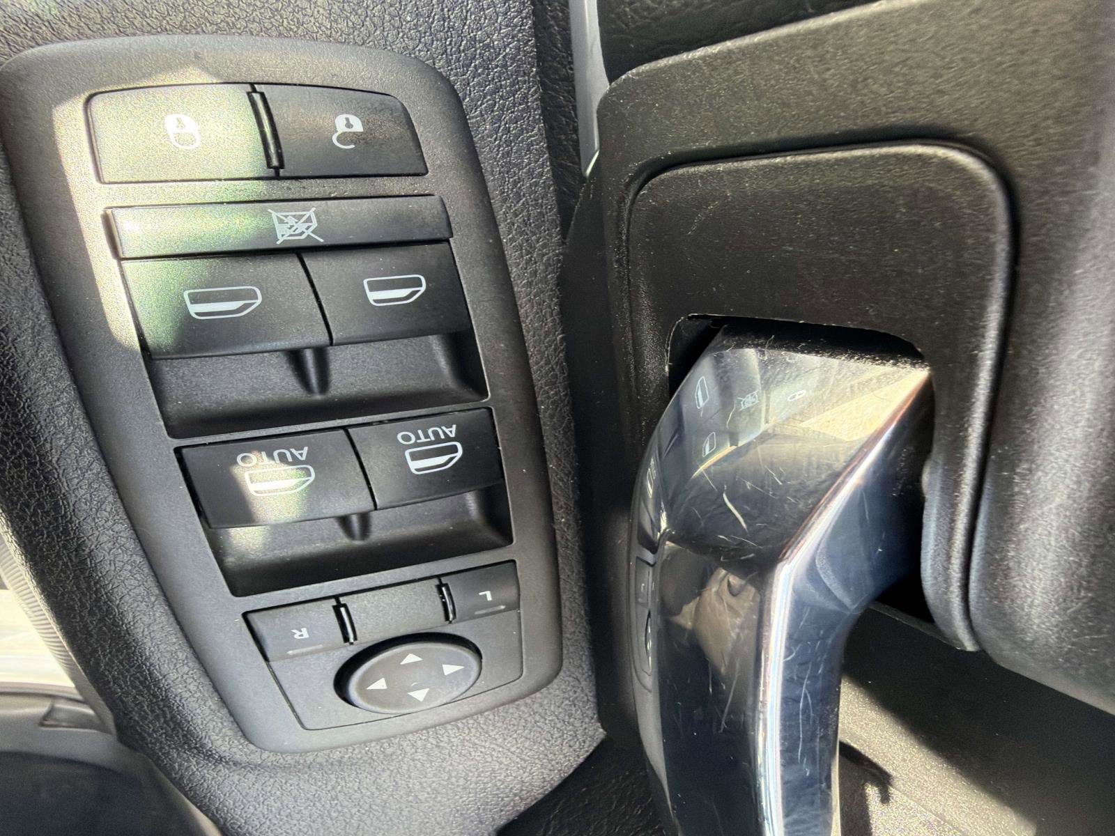 Used 2022 RAM 1500 Classic Warlock AWD/4WD image 9