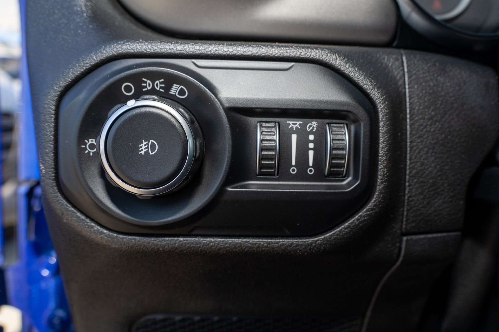 Used 2018 Jeep Wrangler Unlimited Sport image 28