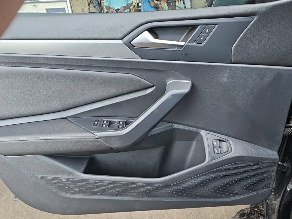 Used 2022 Volkswagen Jetta SE w/ Panoramic Sunroof Package FWD image 23