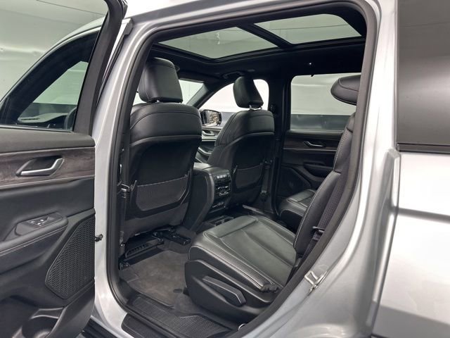 Certified 2024 Jeep Grand Cherokee L Limited w/ Luxury Tech Group II image 25