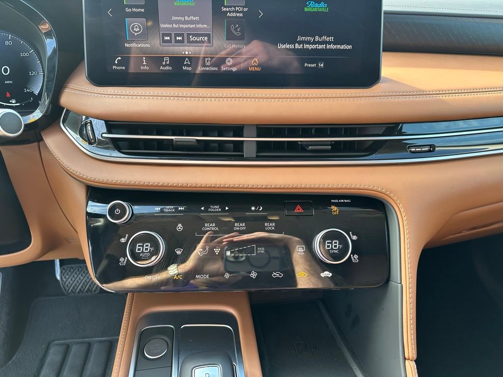 Used 2024 INFINITI QX60 Sensory w/ Vision Package image 18