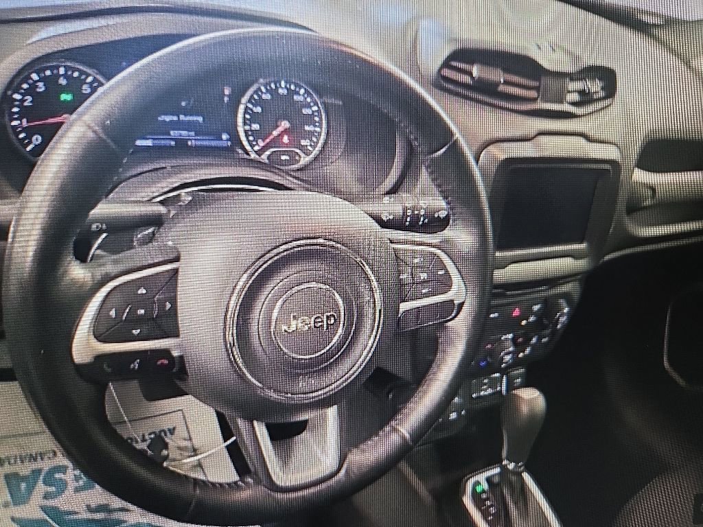 Used 2021 Jeep Renegade Latitude w/ Convenience Group AWD/4WD image 11